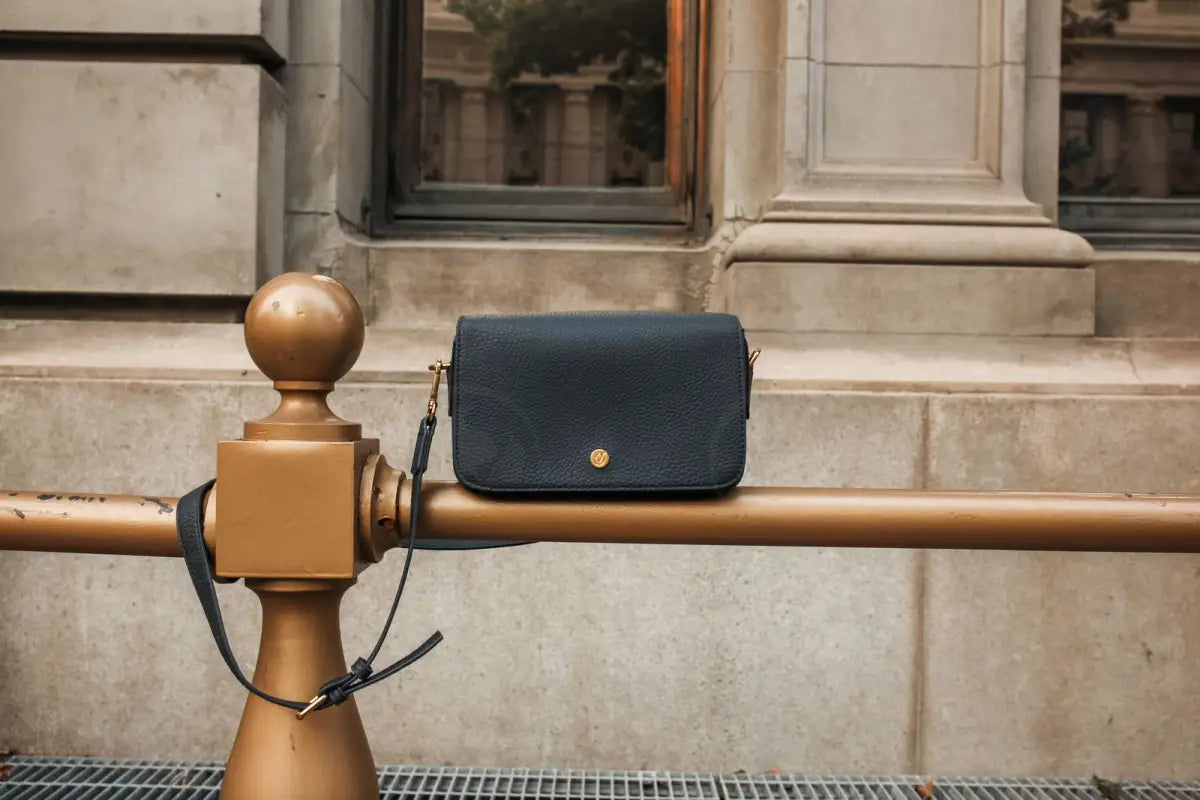 Original Deb Essential Oil Crossover/Shoulder Purse