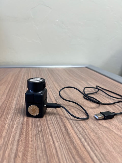 My Fuzie Personal Diffuser with a zippered carabiner case, 5 pads, and 1 pad storage case.